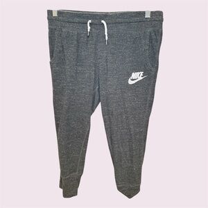 Nike Pants Women's M Black Sportswear Gym Vintage Capri Active Crop